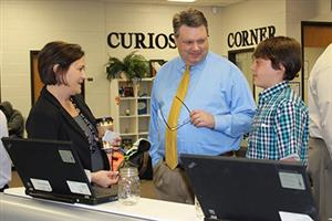 Dr. Ray speaking with Ms. Biendorf and a student. 